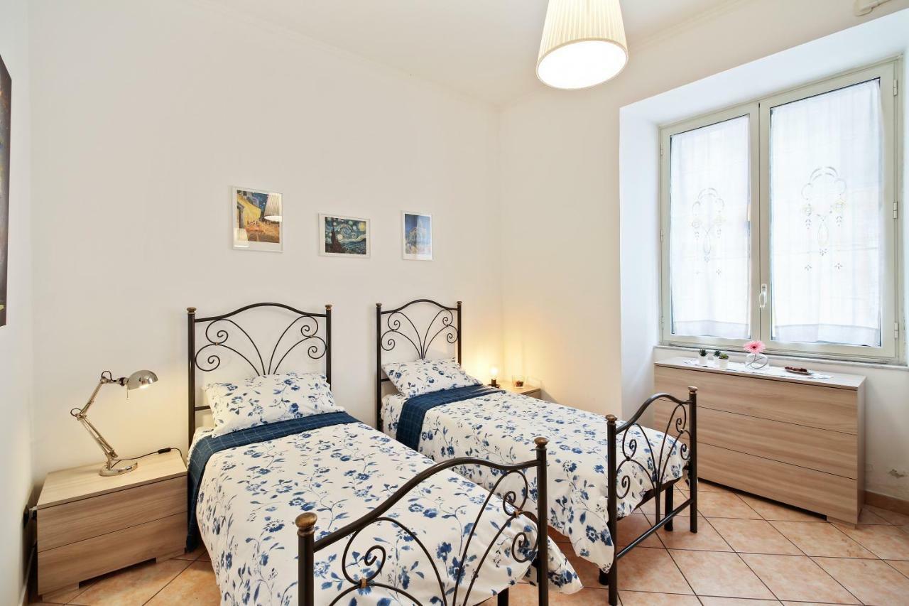 Central Balcony Apartment Катания Экстерьер фото