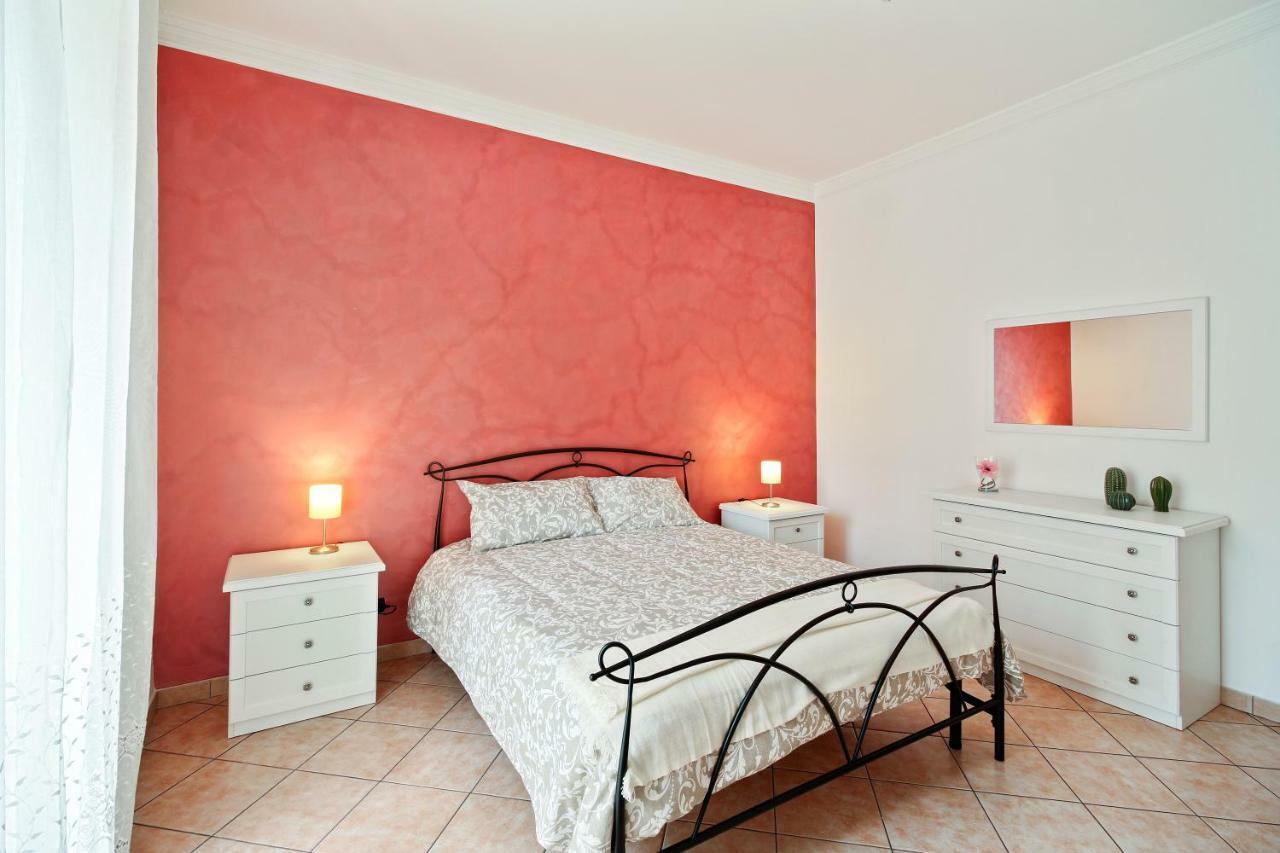 Central Balcony Apartment Катания Экстерьер фото