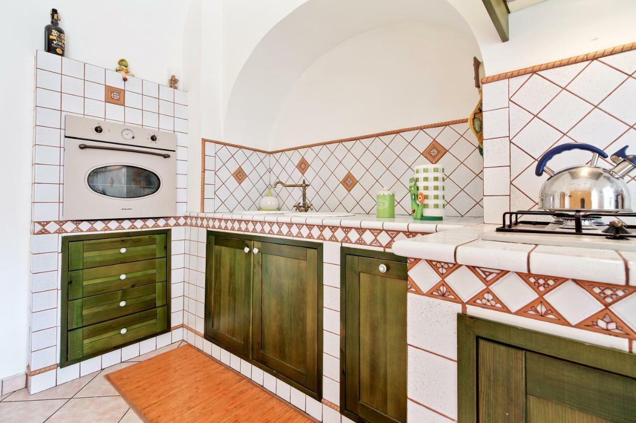 Central Balcony Apartment Катания Экстерьер фото
