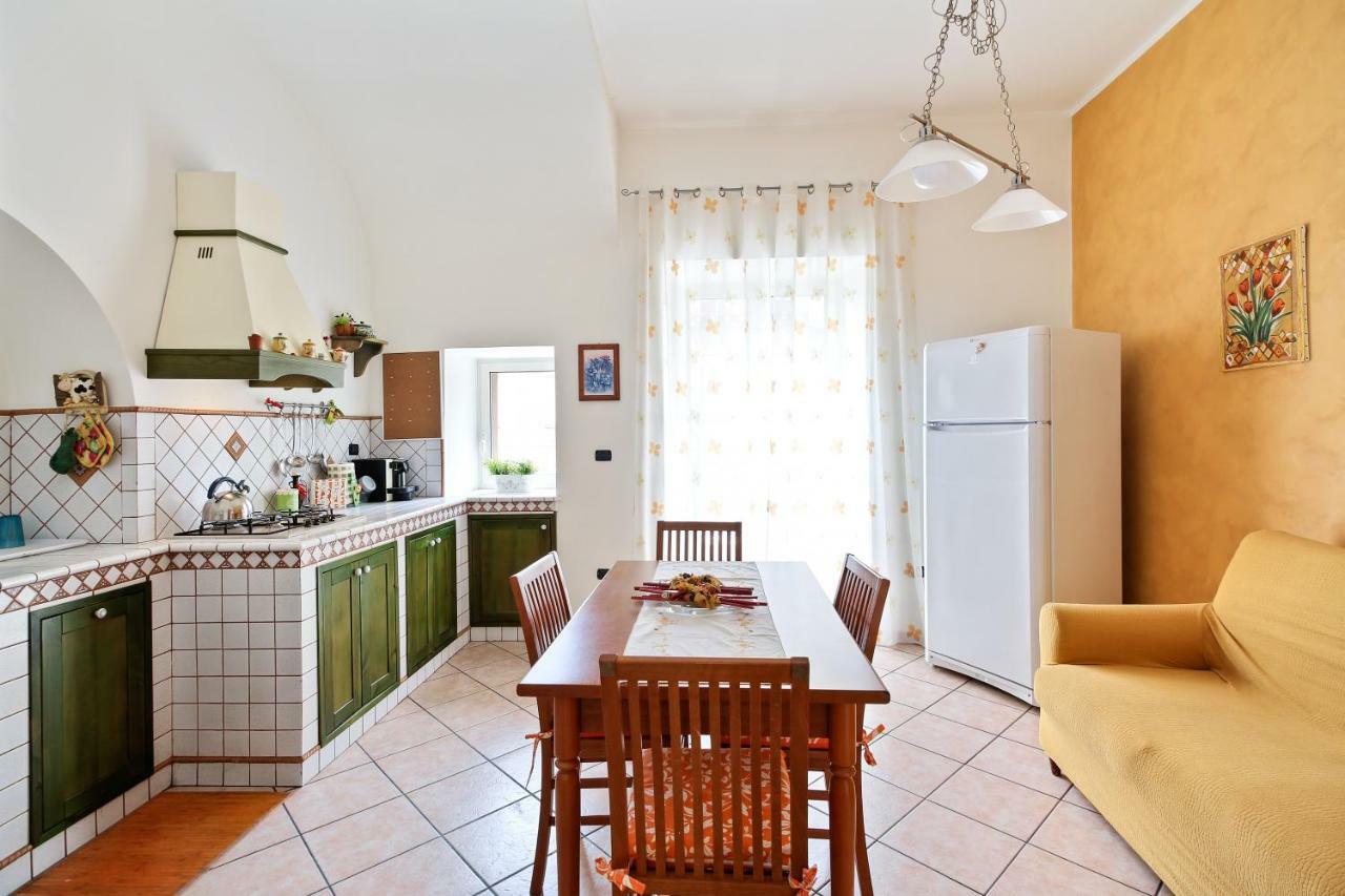 Central Balcony Apartment Катания Экстерьер фото