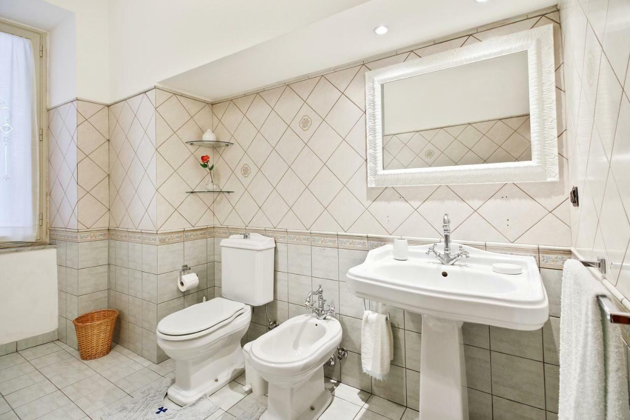 Central Balcony Apartment Катания Экстерьер фото