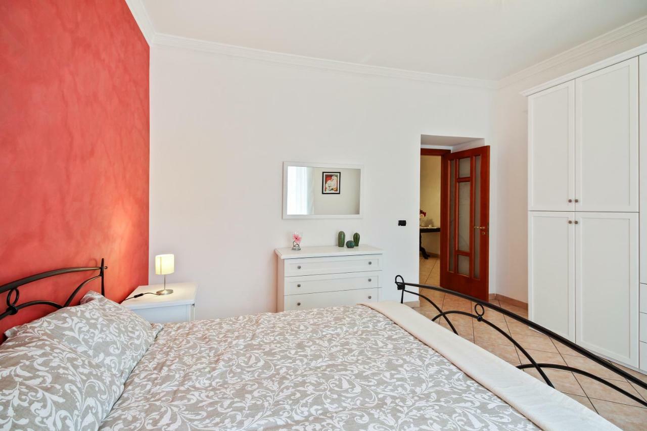 Central Balcony Apartment Катания Экстерьер фото