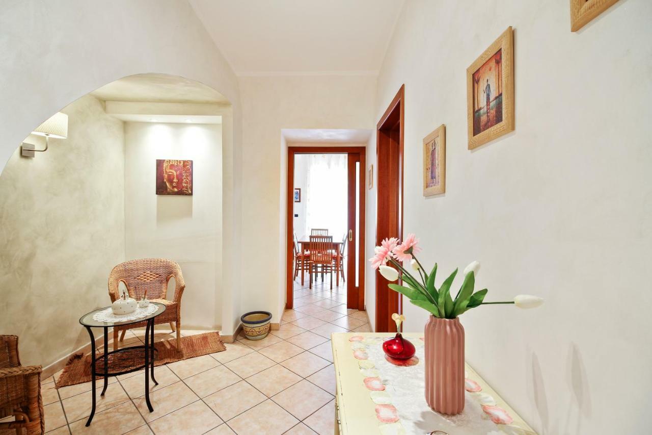 Central Balcony Apartment Катания Экстерьер фото
