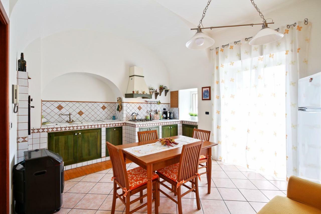 Central Balcony Apartment Катания Экстерьер фото