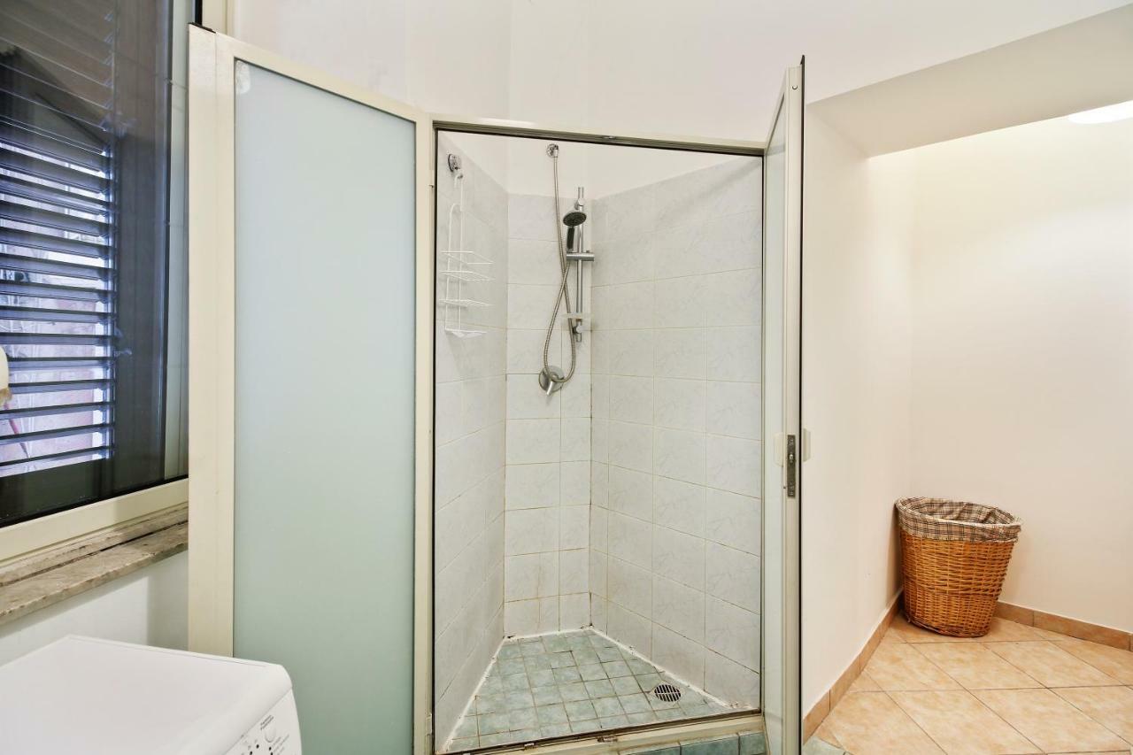 Central Balcony Apartment Катания Экстерьер фото