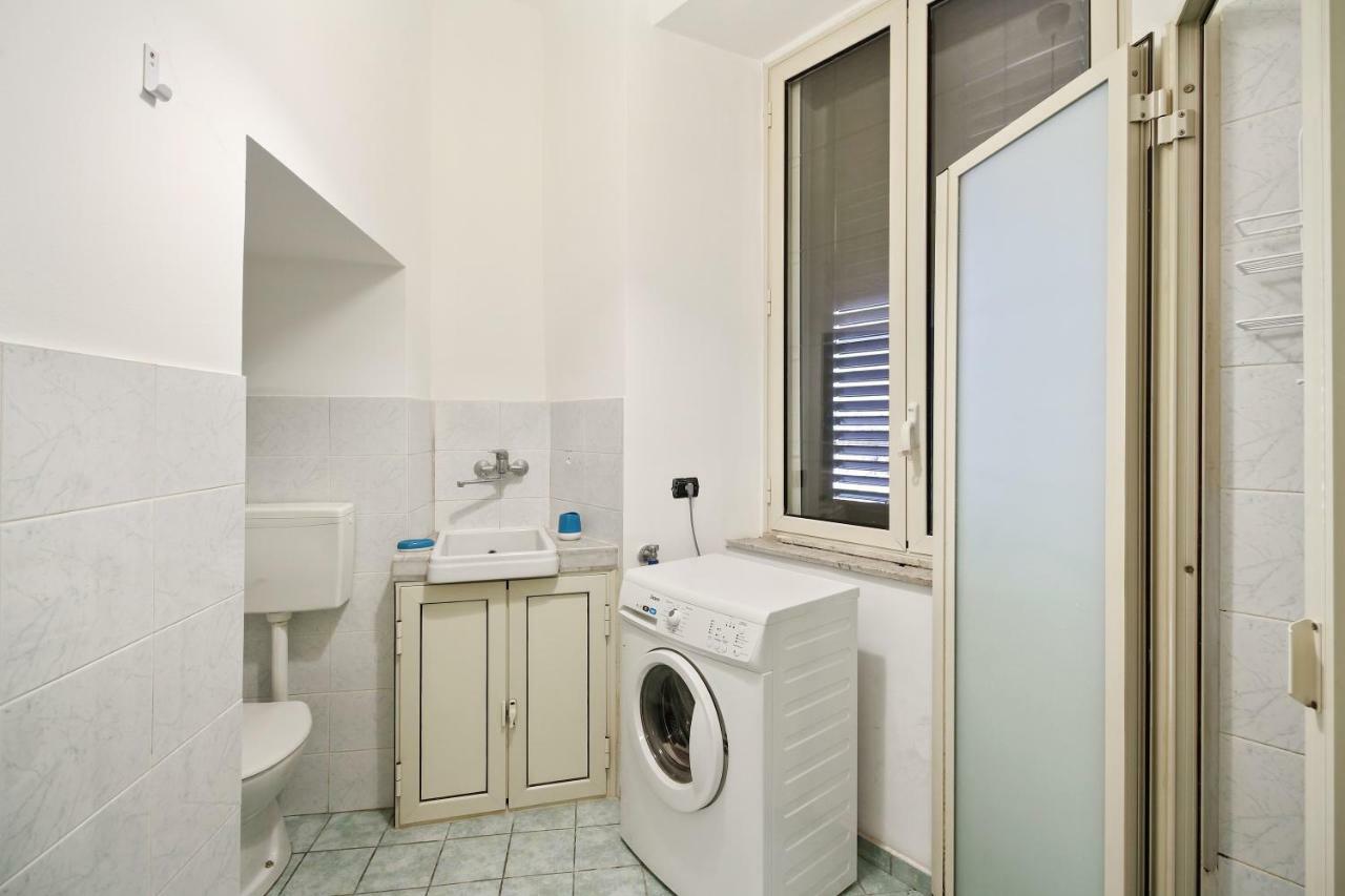 Central Balcony Apartment Катания Экстерьер фото